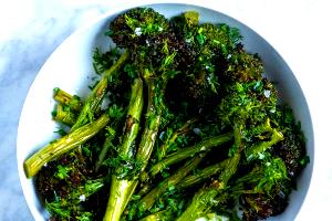 av1 serving (113 g) Roasted Broccolini