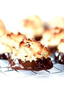 1 piece (32 g) Chocolate Coconut Macaroons